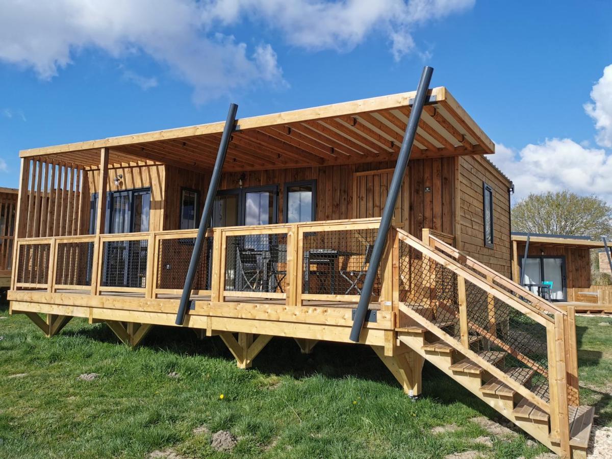 Le Village De Cottages - Le Pole Du Cheval Et De L'Ane Lignieres  Exterior photo