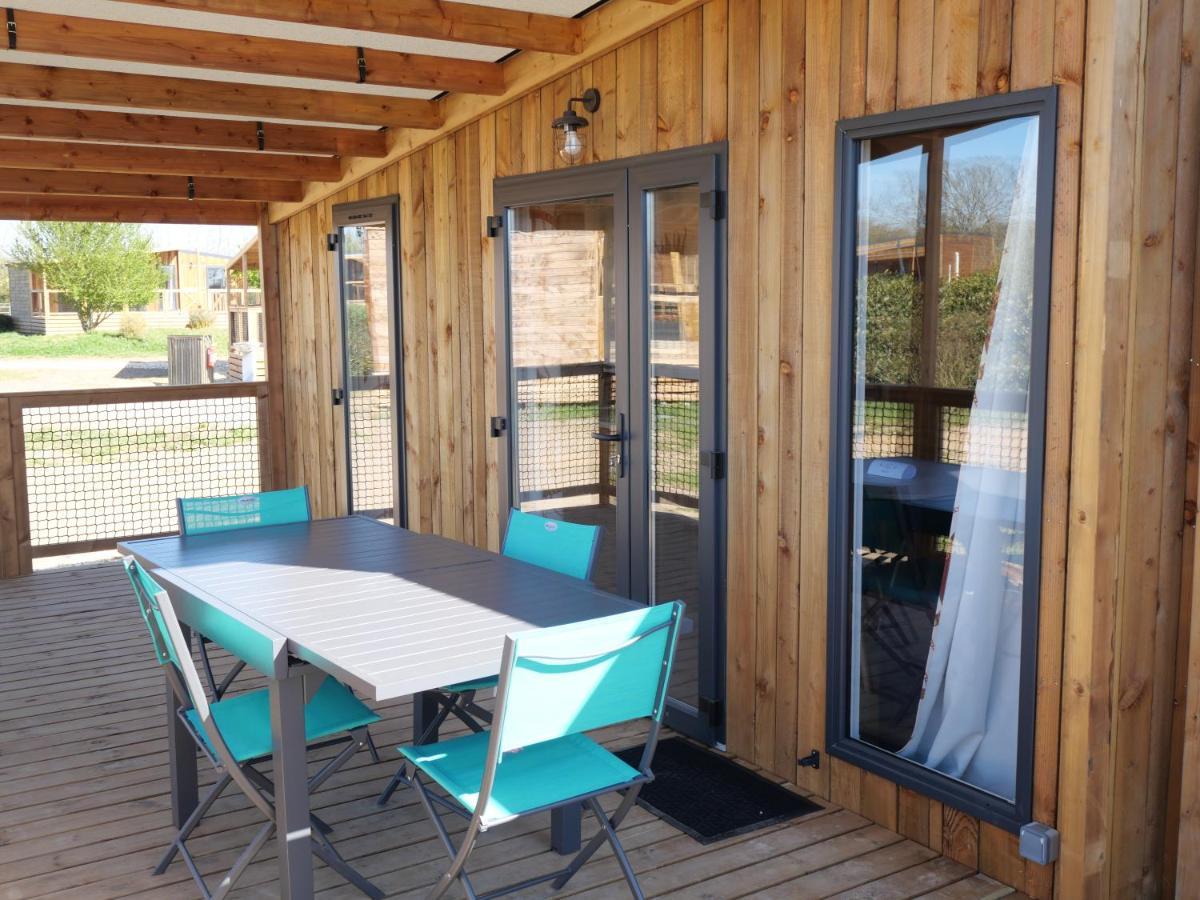 Le Village De Cottages - Le Pole Du Cheval Et De L'Ane Lignieres  Exterior photo